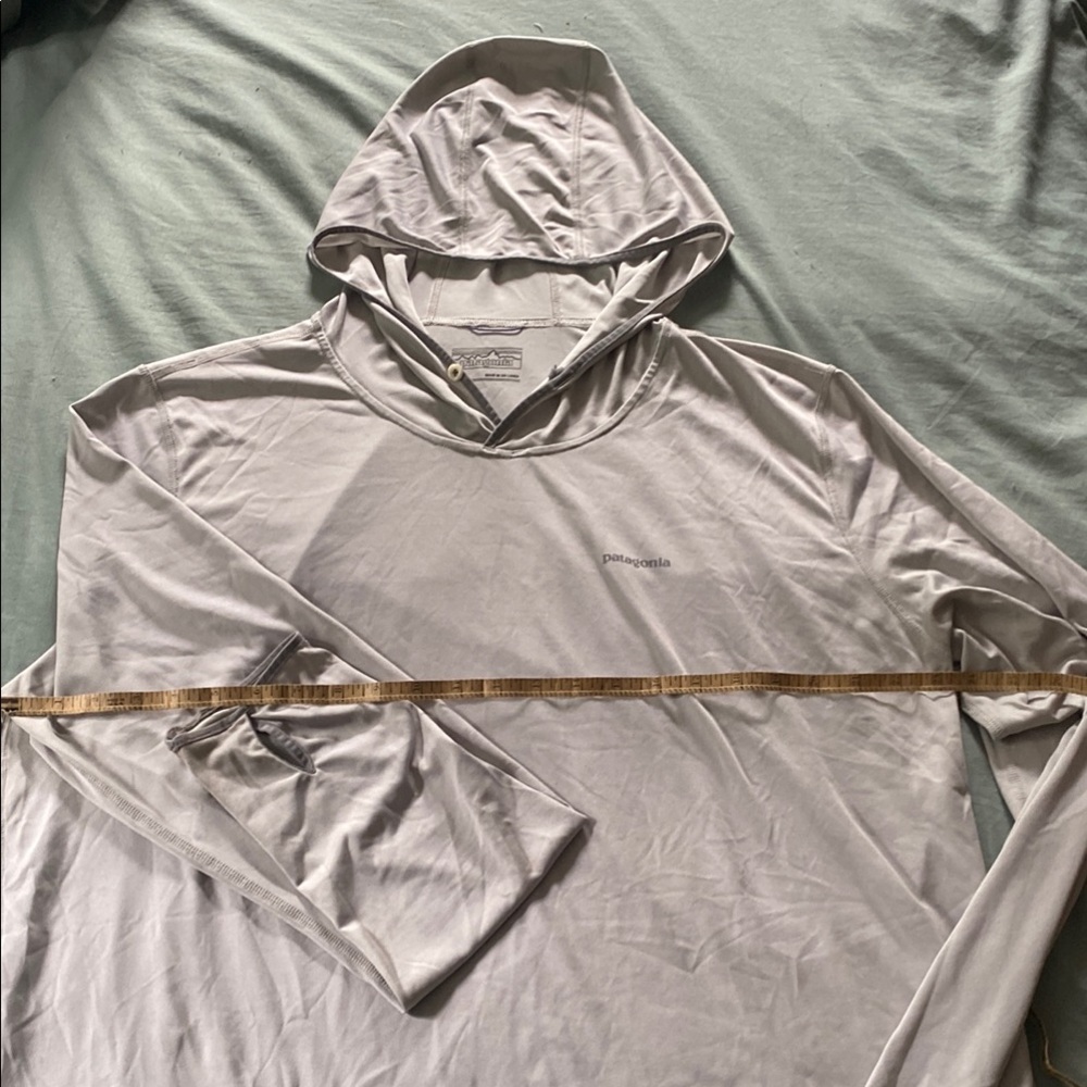 Patagonia Sun Hoodie size L